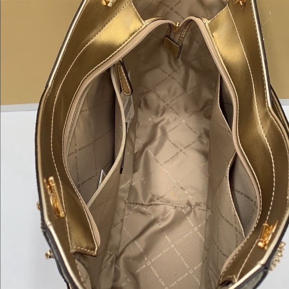 MICHAEL KORS LG  X CHAIN SHOULDER TOTE & Lg Double Zip Wallet PALE GOLD … - Picture 10 of 16